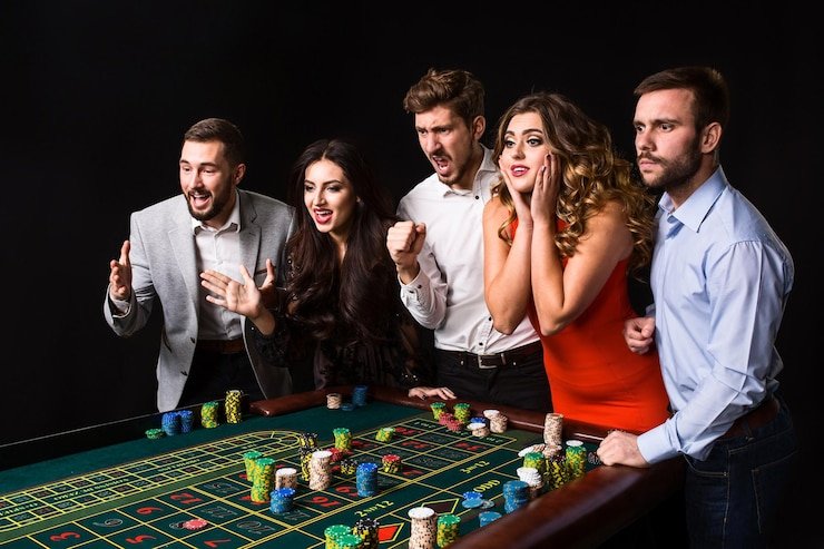 Roulette HD dengan broadcast langsung Roulette langsung spbu slot dengan kamera overhead yang menampilkan roda fisik
